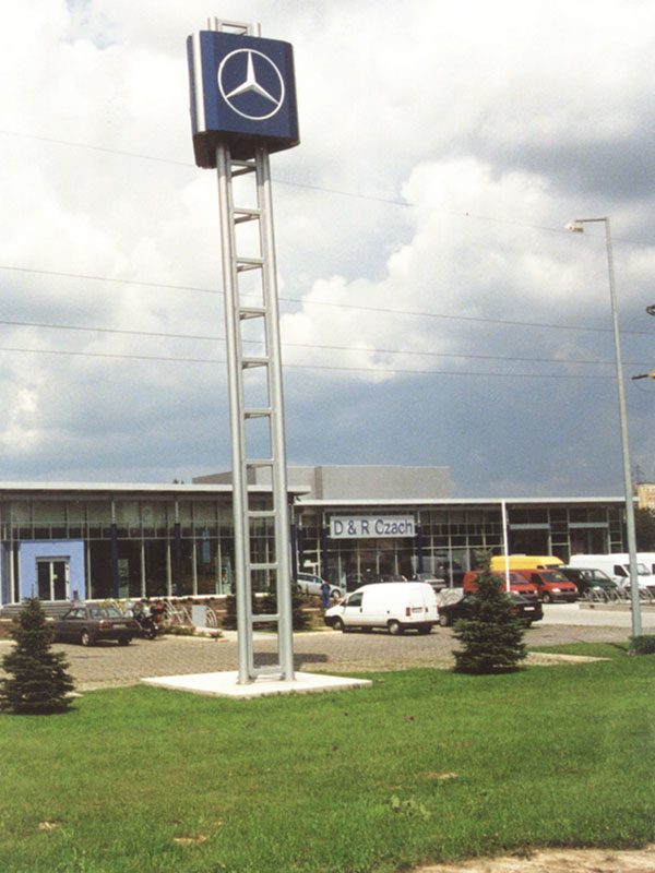 Salon samochodowy MERCEDES